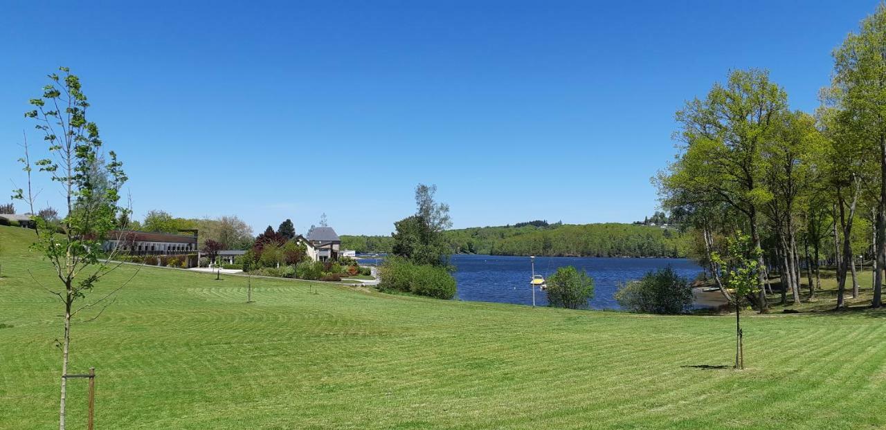 Logis Hotel Du Lac Neuvic  Eksteriør bilde